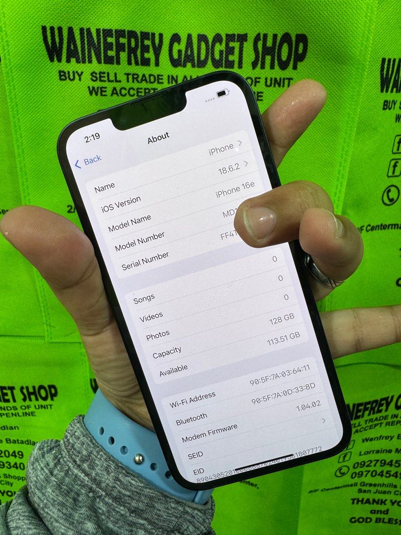 iPhone 16e 128gb (Category: iPhone 16 Series) located in San Juan City. Submitted by wainefreygadgetshop (Listing ID 1397836833, Image 3). Description: iPhone 16e 128gb (F.U) ALL GOODS AT WORKING NO REPAIR HISTORY NO HIDDEN ISSUE TEST TO SAWA BAGO BAYARAN PEDE SA MAARTE UNDER WARRANTY 5months OLD • 100% BH • 81 CC • Under warranty until May 2026 • With box For fast transaction call/text 09279452049,09704549340 *PAG COD SAMIN ANG PERSONAL RIDER Re