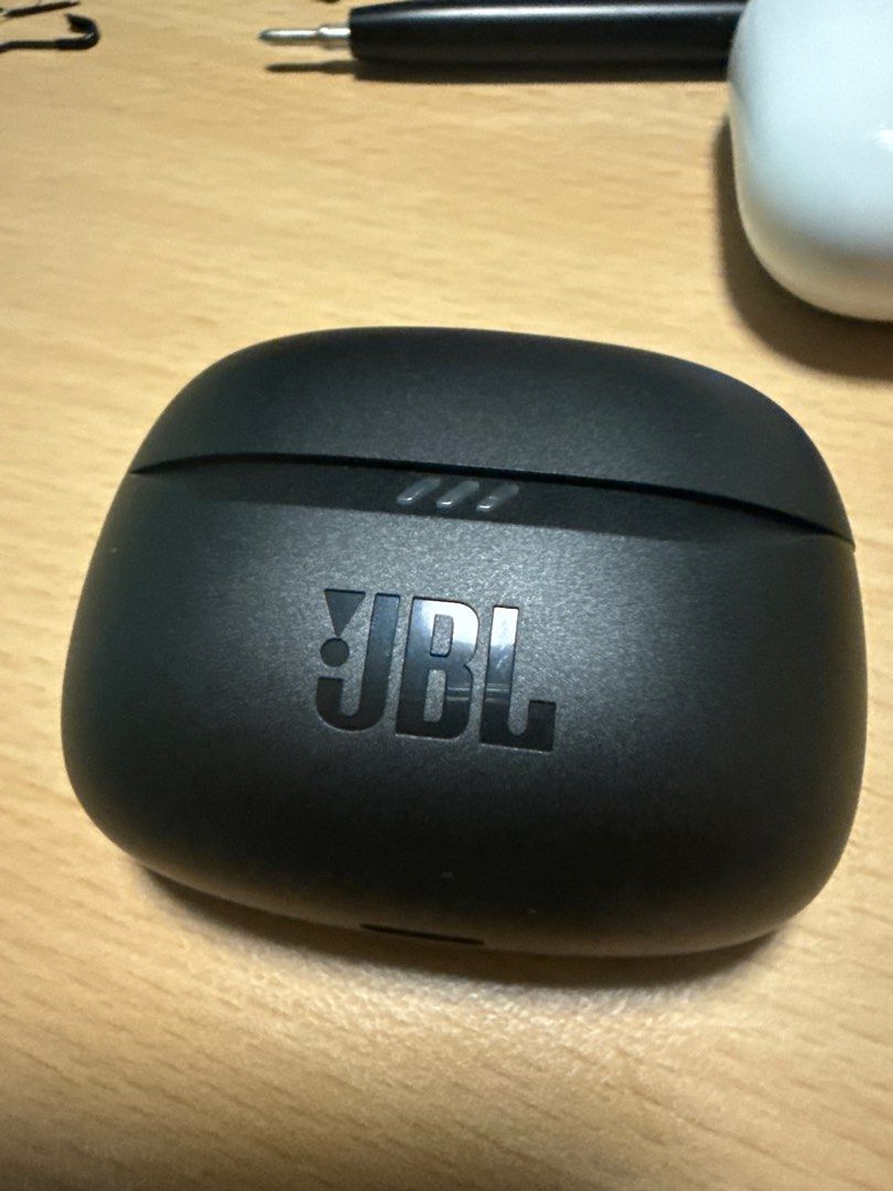 JBL Earbuds Charging Case