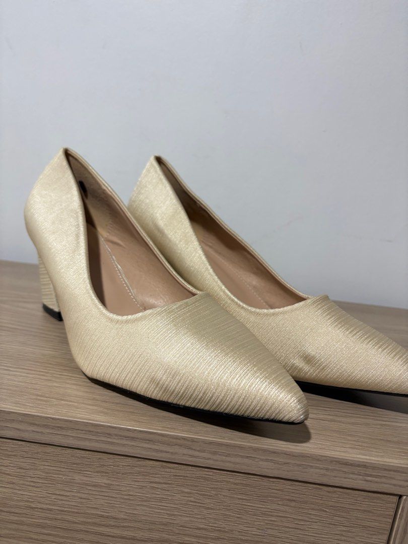 LADIES High heels W12 (Category: Heels) located in Pasig City. Submitted by declutterwithmaria (Listing ID 1397911687, Image 1). Description: Shein Used once for a wedding Size 44 (womens 12) With box.