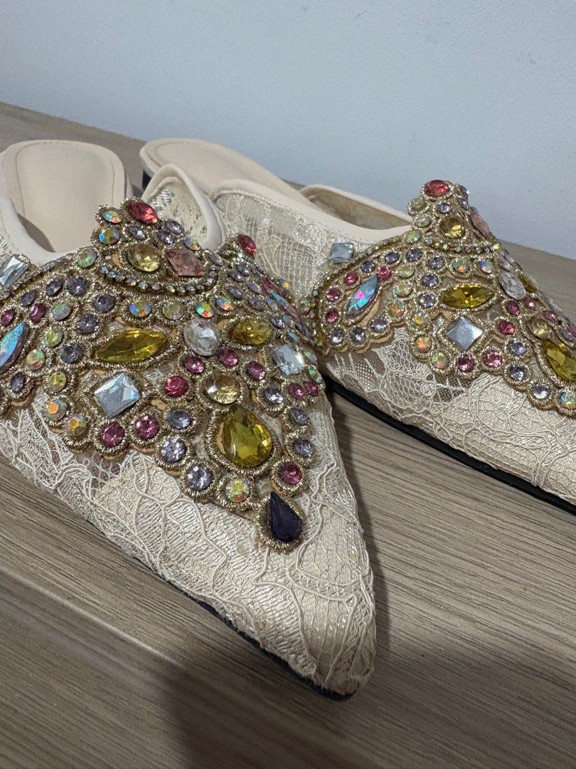 Ladies mule with Rhinestones W12 (Category: Flats & Sandals) located in Pasig City. Submitted by declutterwithmaria (Listing ID 1397912015, Image 2). Description: SHEIN With Box Used once for Wedding only.
