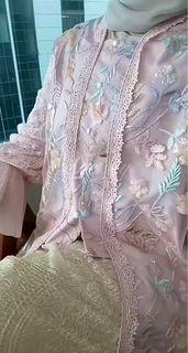(Category: ) located in . Submitted by strawberry.lychee (Listing ID 1397865530, Image 1). Description: .