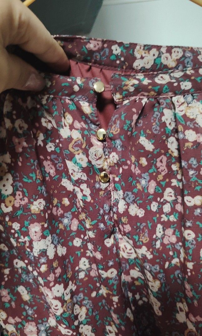 Maroon dress (Category: Dresses) located in Manila. Submitted by fnicolas (Listing ID 1397849703, Image 3). Description: Fits small to semi large 46" length 22" to 36" waist (stretch) With inner.