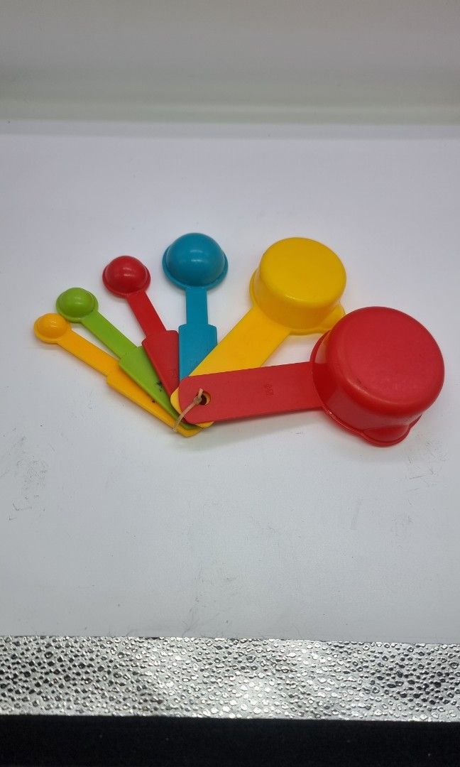 Measuring cup (Category: Bakeware) located in Marikina City. Submitted by andreah2931 (Listing ID 1397930780, Image 2). Description: .