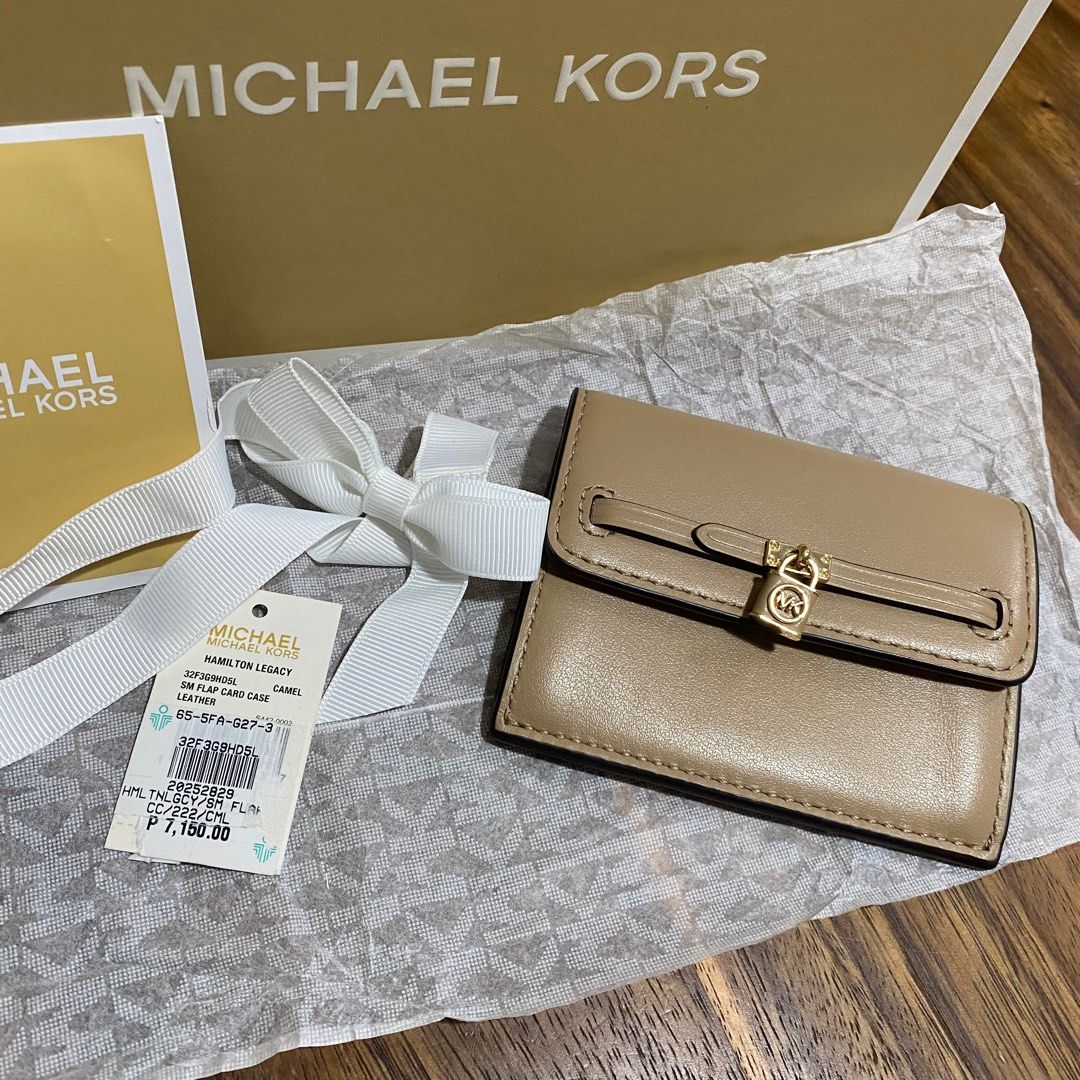 MK Hamilton Wallet ‼️RUSH SALE (Category: Luxury Bags & Wallets) located in Taguig. Submitted by santos.eliza (Listing ID 1397923154, Image 2). Description: MK Hamilton Leather Classic with box with card card with paperbag with tag.
