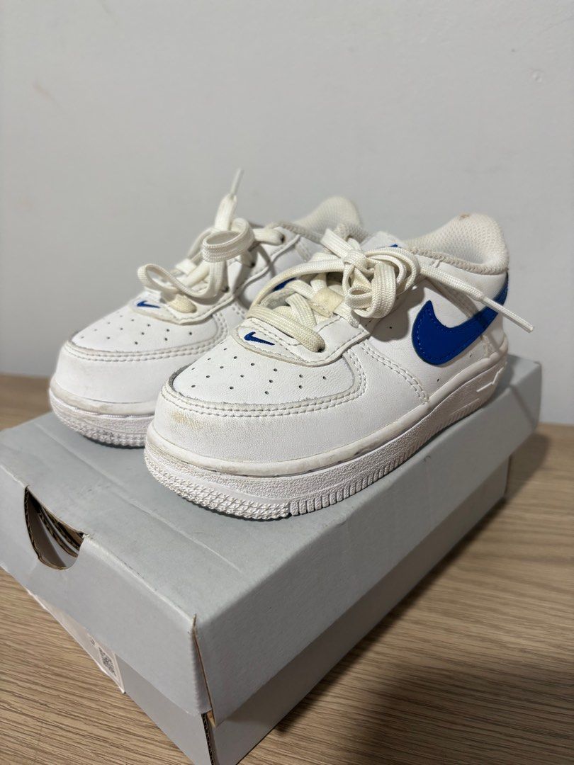 NIKE AIRFORCE 1 toddler 7C (Category: Babies & Kids Fashion) located in Pasig City. Submitted by declutterwithmaria (Listing ID 1397912468, Image 1). Description: Authentic with Box Size 7C (13cm) Just needs cleaning Never stepped on flat surface.