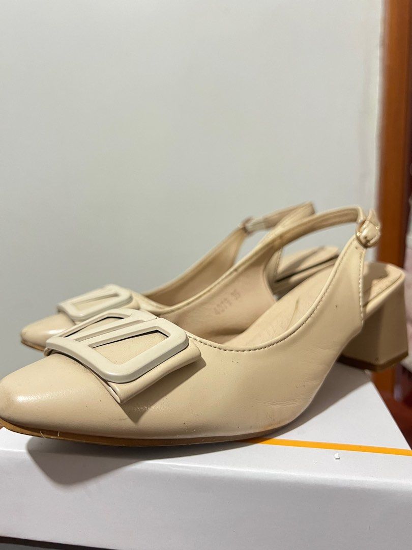 Slingback Heels (Category: Heels) located in Las Pinas. Submitted by collectionsbykat (Listing ID 1397942667, Image 1). Description: For Sale Slingback Heels - size 35 (21/22 cm) - Suki (brand) - well used but not abused RFS: a little big for me. I’m only size 220 (size 34). Can be shipped cared of buyer. For meet ups in Las Piñas/Alabang area.