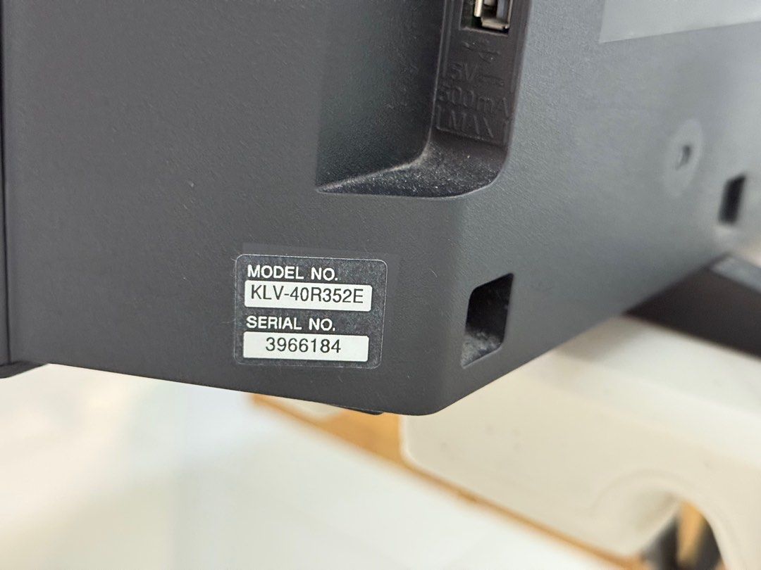 Sony KLV-40R352E (Category: TV) located in Quezon City. Submitted by abyduvs (Listing ID 1397906085, Image 3). Description: .