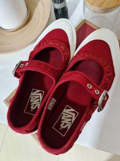 (Category: ) located in . Submitted by shopatcarousel (Listing ID 1397888017, Image 1). Description: .