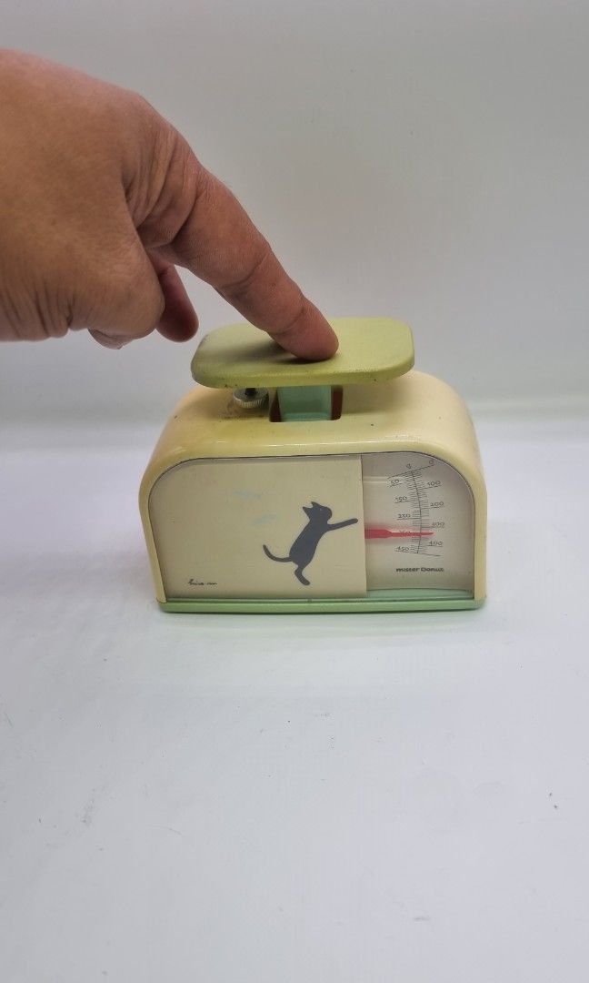 Vintage weighing scale/ Kitchen Scale (Category: Bakeware) located in Marikina City. Submitted by andreah2931 (Listing ID 1397884980, Image 2). Description: .
