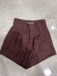 (Category: ) located in . Submitted by itsybitsycloset (Listing ID 1397919271, Image 1). Description: .