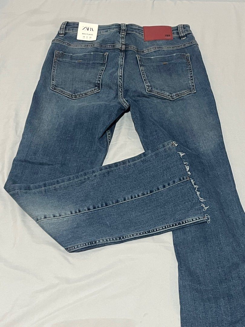 Zara Mini Flare Denim Pants (Category: Jeans) located in Caloocan City. Submitted by klutter_b (Listing ID 1397906209, Image 2). Description: I bought this here, but it doesn't fit on my hips. Never used, with tag..