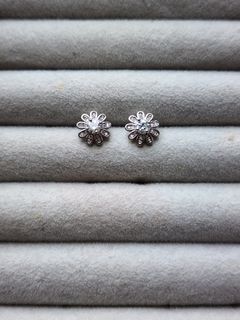 🌼向日葵🌼
美國莫桑 各50份
S925銀針
耳環64239408490115110