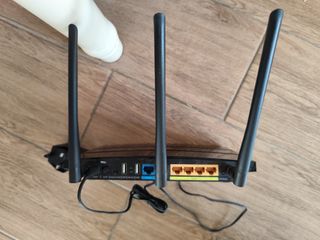 For sale on behalf of a friend tp-link AC1750 C764201235945601110