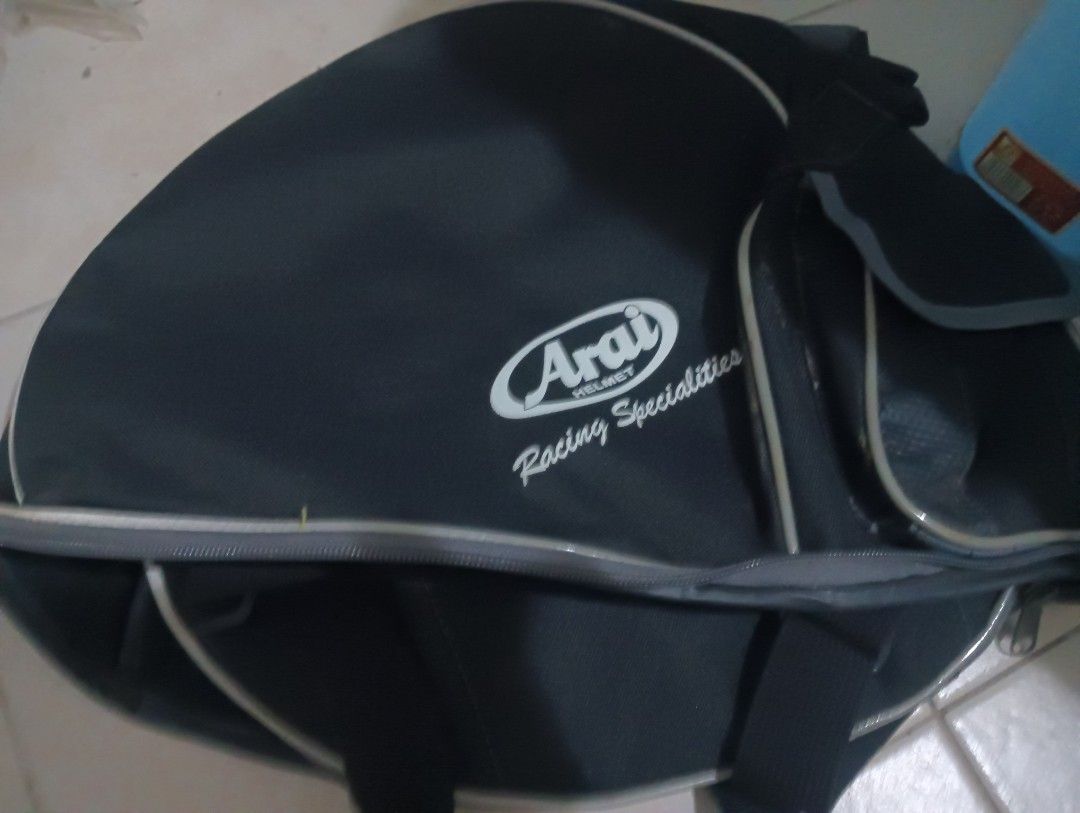 Arai Helmet Bag (Category: Motorcycle Accessories) located in Singapore. Submitted by squiddy69 (Listing ID 1398048394, Image 2). Description: Good Condition Fast Deal $30 Cash & Carry No Nego Sorry.