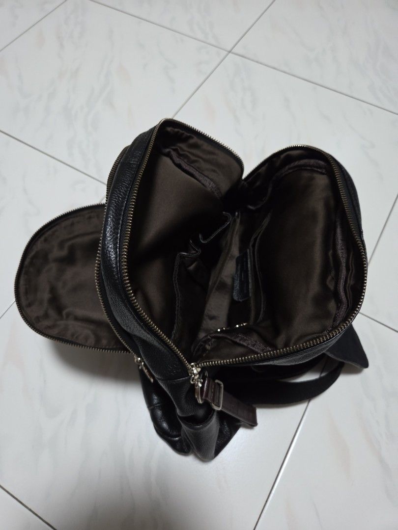 Backpack (Category: Backpacks) located in Singapore. Submitted by gohjacq70 (Listing ID 1398130324, Image 3). Description: Once sold non refundable.
