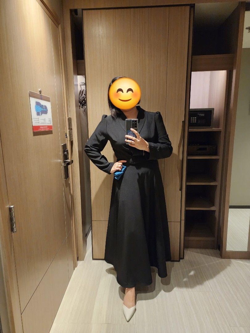 Black Blazer Dress (Category: Dresses) located in Manila. Submitted by tealmint (Listing ID 1398030767, Image 2). Description: - Elegant black blazer dress - Features a tailored blazer top - Long sleeves - Flared midi skirt - Classic collar - Button details - Perfect for formal events - Sophisticated look - Versatile piece -Best fit XL 33-34 Waist -Used Twice.