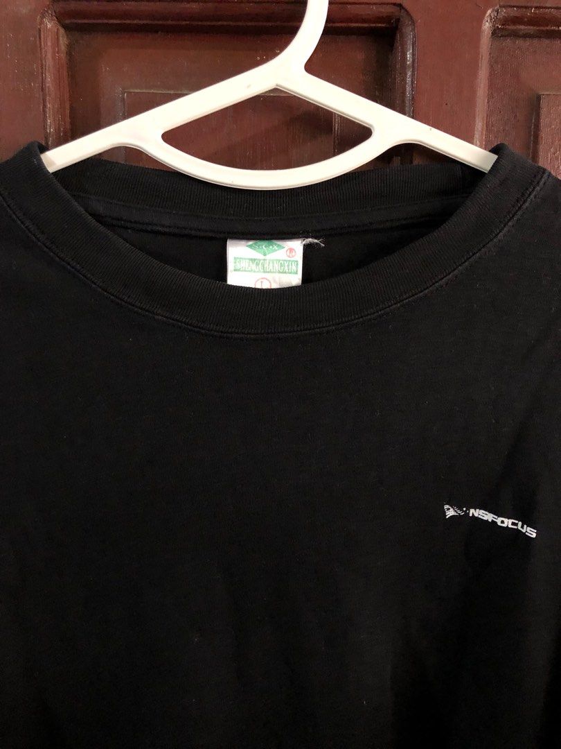Black Long Sleeve Shirt (Category: Longsleeves) located in Bacoor. Submitted by declutteredbygem (Listing ID 1398055152, Image 2). Description: .