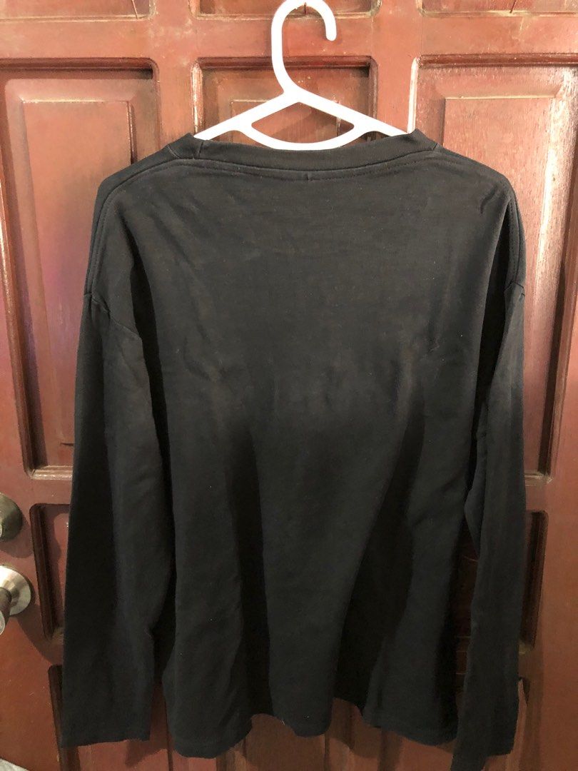 Black Long Sleeve Shirt (Category: Longsleeves) located in Bacoor. Submitted by declutteredbygem (Listing ID 1398055152, Image 3). Description: .