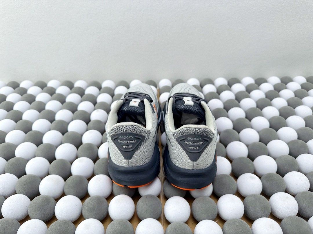 Brooks Ghost 17 （分類：波鞋）位於 Hong Kong。 由 online33.hk 提交（商品編號 1398103996，圖片 6）。簡介： Brooks Ghost 17。