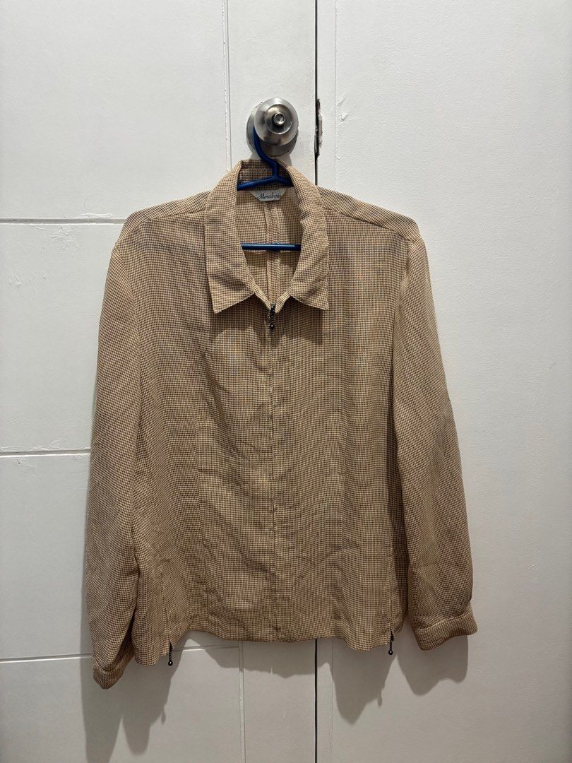 Brown Plaid Longsleeve Polo Top (Category: Longsleeves) located in Antipolo. Submitted by keitoxxc (Listing ID 1398081588, Image 1). Description: Best fits XS-M Free 1 blouse/top 📍Antipolo City, Rizal.