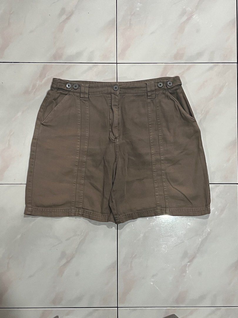 Brown Short (The Territory Ahead) (Category: Shorts) located in Bulacan. Submitted by levidiff (Listing ID 1398054160, Image 1). Description: Brown Short (The Territory Ahead) Very good condition Check detailed pics W - 32 L - 17.5 Leg opening - 12.5.