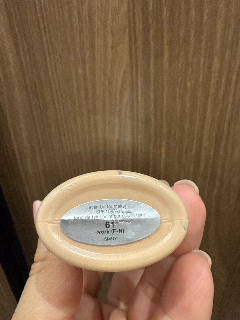 Clinique Even Better Makeup SPF 15 (Category: Makeup) located in Tagum. Submitted by preloved_by_samantha (Listing ID 1398031241, Image 3). Description: - Clinique Even Better Makeup SPF 15/PA++ in Ivory (F-N) - Dermatologist-developed and fragrance-free - Provides moderate coverage - Size: 30 ml / 1 fl. oz. - Made in Belgium - Helps even and correct skin tone - Shake well before use - about 95 percent full.