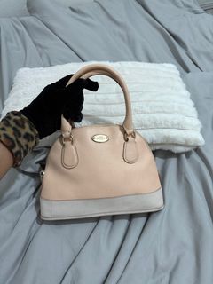 (Category: ) located in . Submitted by luxe2600 (Listing ID 1398160226, Image 1). Description: .