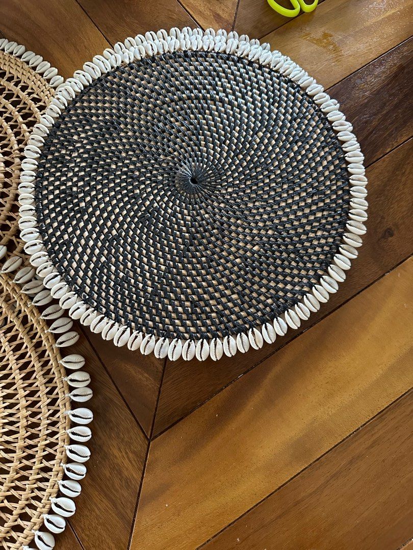 coaster (Category: Other Kitchenware & Tableware) located in Kuala Lumpur. Submitted by csley (Listing ID 1398007326, Image 3). Description: beautiful coasters from jack creatus to show case your delicious food adds a rustic charm to thebtable size around 35x35 cm and 30x30 cm 25rm for big ones smaller ones 20.