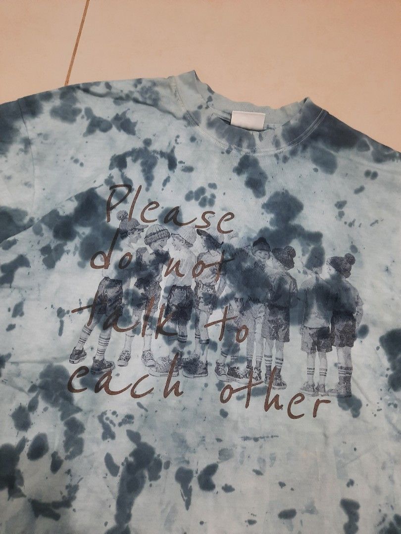 Dinocat Tie-dye Graphic Tee XL (Category: Tshirts & Polo Shirts ) located in Pasig City. Submitted by thousandthrift69 (Listing ID 1398151583, Image 2). Description: Color may vary due to lighting No issue / Need Wash Excellent Condition 💎 Color rate: 9.5/10 Size: Large on tag ( M - L fitting ) Dimension: L27.5xW23.5 Swipe right for more details ⬅️ MINE for only P200 ❤ + Shipping Message us for inquiries 📩 Follow for more.