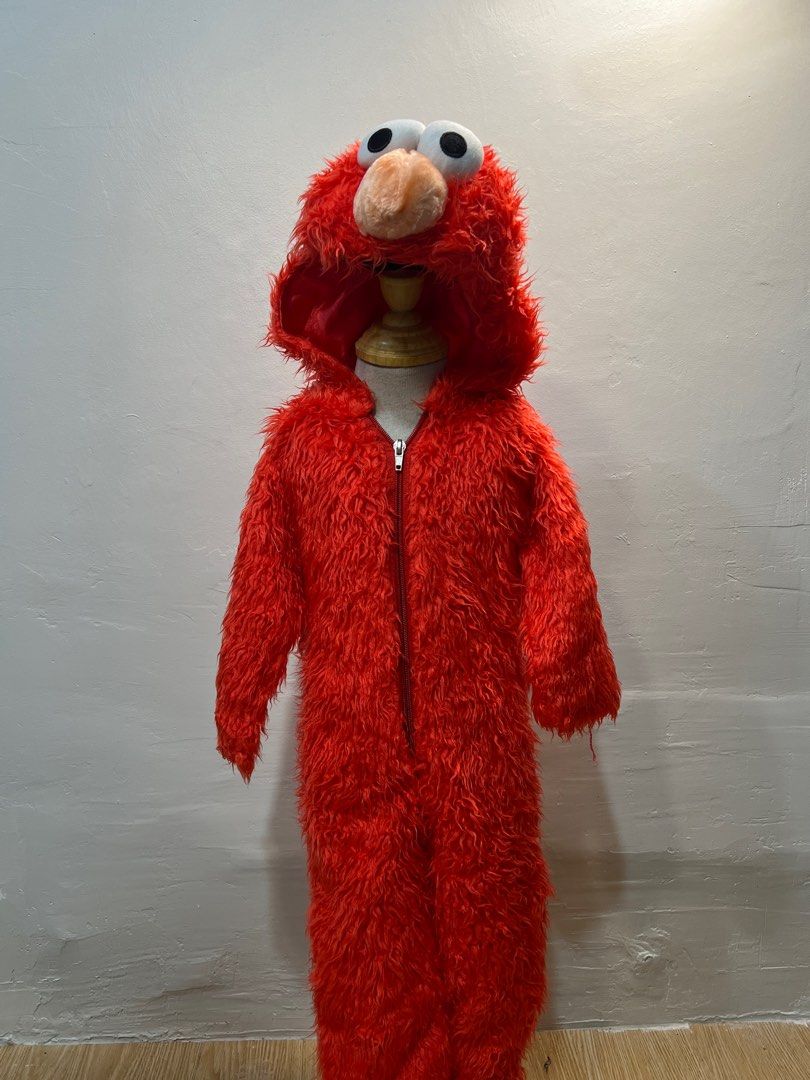 Elmo costume (Category: Babies & Kids Fashion) located in Rizal. Submitted by kate_declutterr (Listing ID 1398029392, Image 1). Description: Size: 2-3 yrs old Elmo (Sesame Street) Like new condition. Bust: 24 Waistline: 24 Length shoulder to ankle: 28 inches.