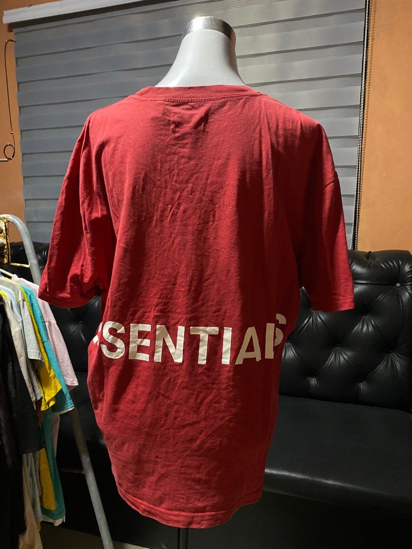 Fear of God Essentials Red T-shirt (Category: Tshirts & Polo Shirts ) located in Bacolor. Submitted by kheingegante22 (Listing ID 1398150695, Image 3). Description: ESSENTIALS TSHIRT L - 27 , W - 23 Needwash , Hairline crack.