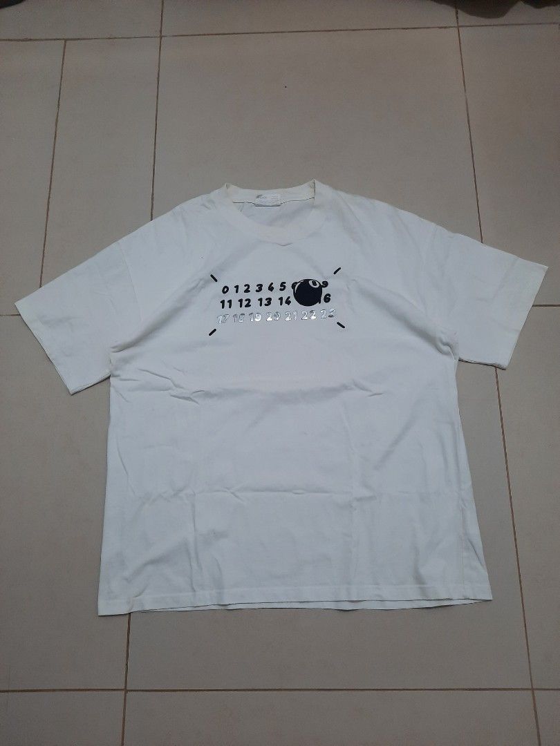 Future L Chain Divinel T-shirt XL (Category: Tshirts & Polo Shirts ) located in Pasig City. Submitted by thousandthrift69 (Listing ID 1398028788, Image 1). Description: Color may vary due to lighting No issue / Need wash Excellent Condition 💎 Color rate: 9/10 Size: Large on tag ( L - XL fitting ) Dimension: L28.5xW24 Swipe right for more details ⬅️ MINE for only P300 ❤ + Shipping Message us for inquiries 📩 Follow for more.