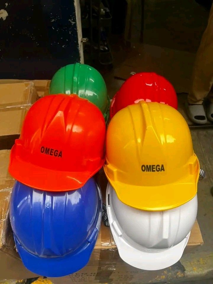 Hard hat/safety hat (Category: Caps & Hats) located in Manila. Submitted by viashop02 (Listing ID 1398124638, Image 3). Description: Hard hat For kids and adult Adjustable Cash on delivery thru lalamove.