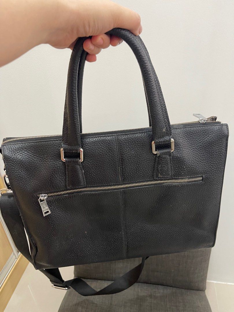 Hermes laptop bag (Category: Luxury Bags & Wallets) located in Taguig. Submitted by supplementary (Listing ID 1397911172, Image 3). Description: Read: This is a gift to my husband from a foreign friend of him. He told him that he bought this in Italy. I do not guarantee authenticity because its a gift only. But the leather is real and matibay. .