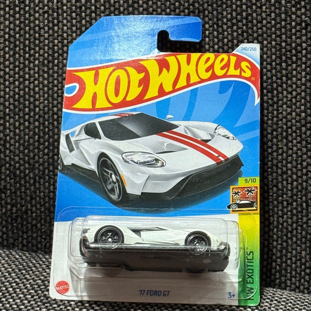 Hotwheels 17 Ford GT (White) (Category: Vehicle & Diecast Models) located in Manila. Submitted by whosewhoo (Listing ID 1398128609, Image 1). Description: .
