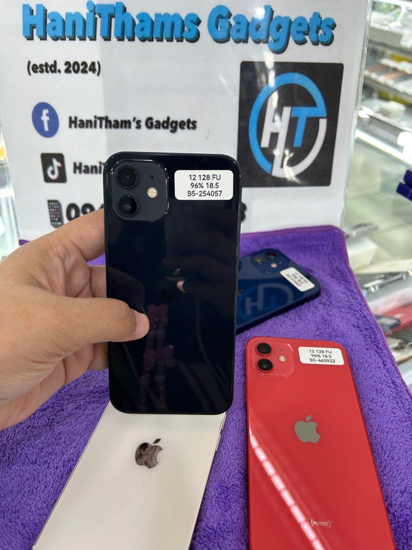 Iphone 12 128gb (Category: iPhone 12 Series) located in San Juan City. Submitted by nunte2249224 (Listing ID 1398003348, Image 2). Description: Iphone 12 128gb Battery health - 94% pataas Colors - white red blue black Openline No history of repair No hidden issues Free 3u tools Unli checking and unli reset Face id and true tone working 100% legit MOP: -cash -gcash -ggives and spaylater (with 6% interest) -credit card -bank transfer - SKYRO DM lng