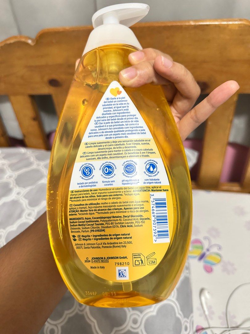 Johnsons Baby Shampoo 750mL (Category: Baby Toiletries & Grooming) located in Pasig City. Submitted by mcetadc (Listing ID 1398128962, Image 2). Description: Bought at Landers early 2025 RFS: Extra stock, Nagswitch ng shampoo. For delivery only Sf shouldered by buyer No returns/refunds 📍kapitolyo, pasig city .