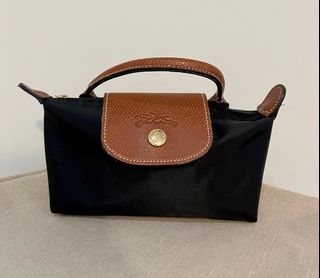 (Category: ) located in . Submitted by yy_wardrobe (Listing ID 1398039779, Image 1). Description: .