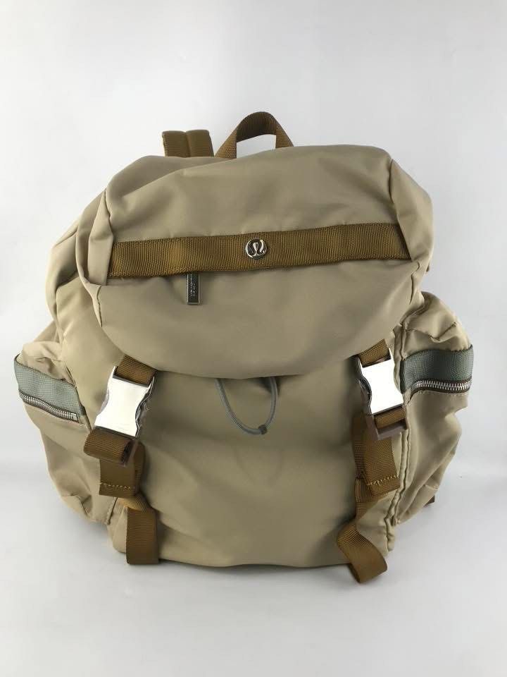 Lululemon Wunderlust Mini Backpack 14L (Category: Backpacks) located in Marikina City. Submitted by smthxtra (Listing ID 1398059693, Image 2). Description: Dimensions: 25.5cm x 14cm x 35.5cm (10” x 5.5” x 14”) Volume: 14L Fits most water bottles up to 32oz (946ml) Product Features(Click to Close) Zippered side pockets Quick-access zippered pocket on front flap Interior pocket designed to hold your water bottle Interior pocket fits a tablet.