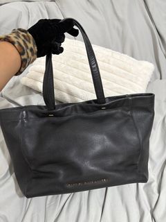 (Category: ) located in . Submitted by luxe2600 (Listing ID 1398160227, Image 1). Description: .