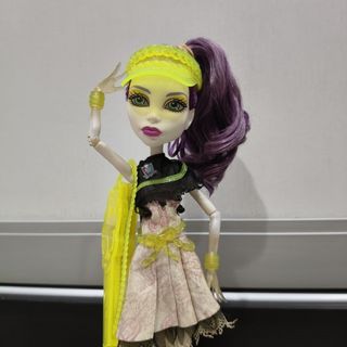(Category: ) located in . Submitted by divya16 (Listing ID 1398089145, Image 1). Description: .