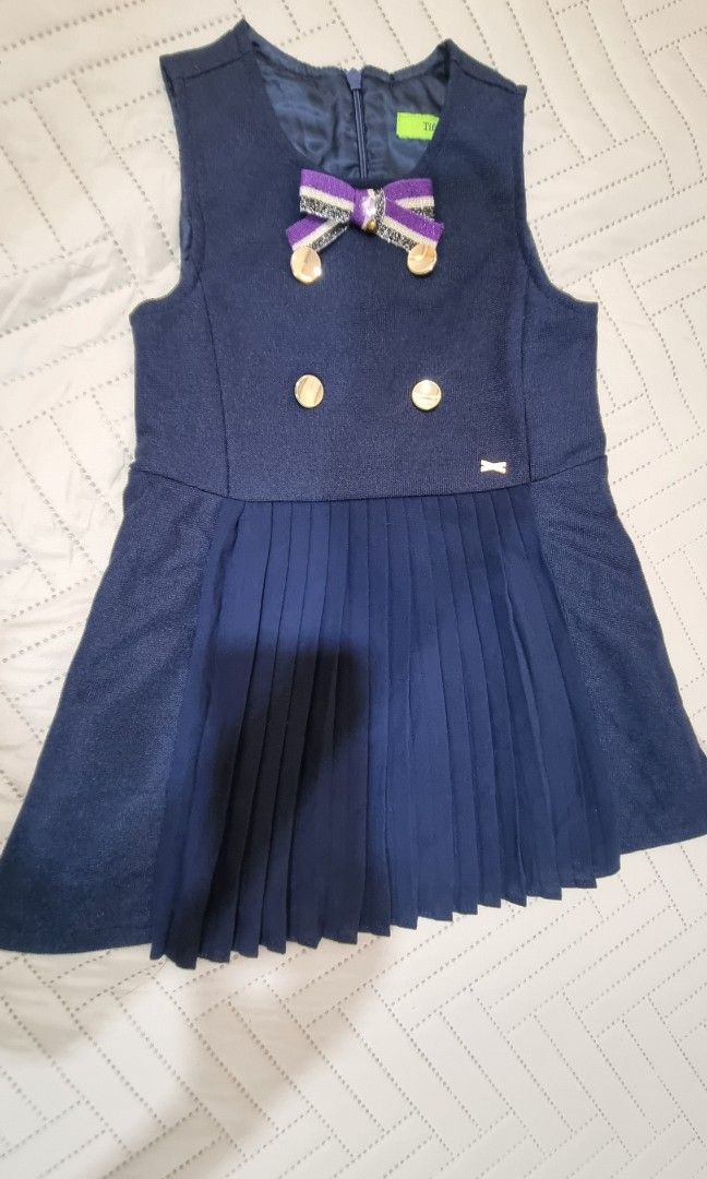 Navy blue dress 3y (Category: Babies & Kids Fashion) located in Santa Rosa. Submitted by ronalyn0321 (Listing ID 1397982753, Image 1). Description: Used once for an event Fits 3y Dettachable ribbon brooch Navy blue color Can ship via J&t or LBC cop.
