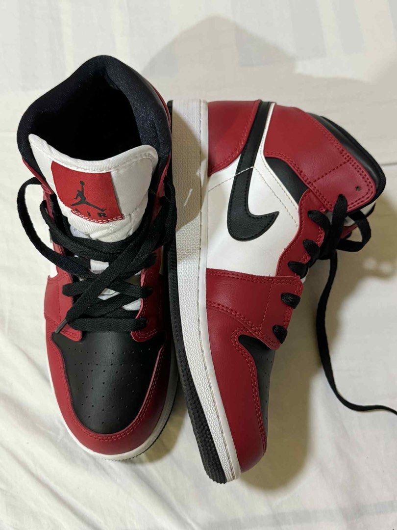 Nike AIR JORDAN 1 Mid ( red ) OG (Category: Sneakers) located in Manila. Submitted by pebyw (Listing ID 1398031637, Image 2). Description: auth nike 3x lang nagamit Nike AIR JORDAN 1 Mid ( red ) Size Eu 40 / US 7 .