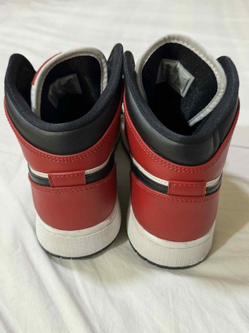 Nike AIR JORDAN 1 Mid ( red ) OG (Category: Sneakers) located in Manila. Submitted by pebyw (Listing ID 1398031637, Image 3). Description: auth nike 3x lang nagamit Nike AIR JORDAN 1 Mid ( red ) Size Eu 40 / US 7 .