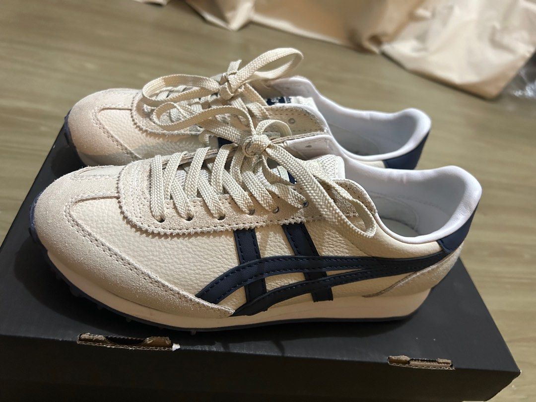 Onitsuka Tiger EDR 78 Sneakers (Category: Sneakers) located in Muntinlupa City. Submitted by fmt27 (Listing ID 1398114450, Image 3). Description: - Size: 230 (2.5)mm, EUR 37/UK 3.5/US 4.5 - Comes with box - Perfect for casual wear - I bought this here din sa carousel - RFS: Got the wrong size, too small - Used a few times only - Onitsuka Tiger EDR 78 sneakers - Color: Cream and Navy Blue - Features leather and suede upper *SELLER IS NOT LIABLE FO