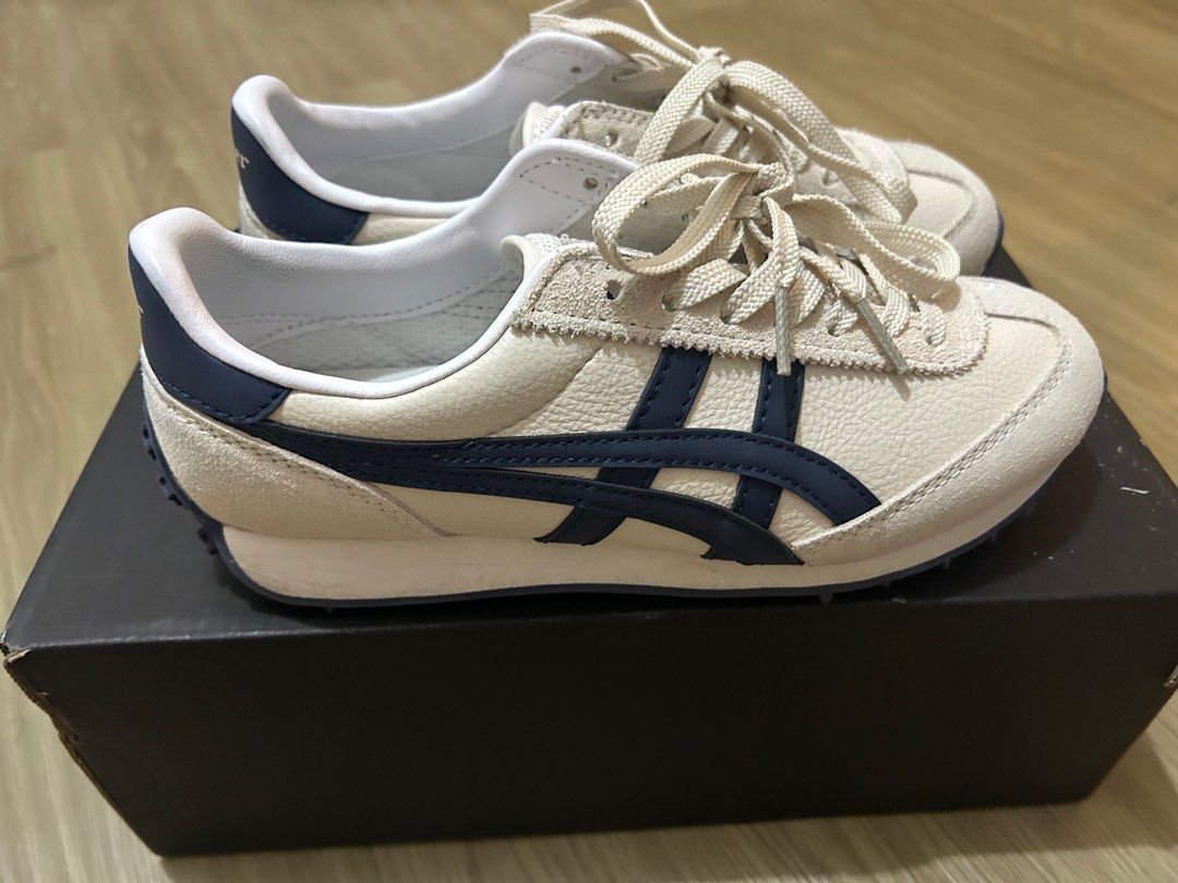 Onitsuka Tiger EDR 78 Sneakers (Category: Sneakers) located in Muntinlupa City. Submitted by fmt27 (Listing ID 1398114450, Image 1). Description: - Size: 230 (2.5)mm, EUR 37/UK 3.5/US 4.5 - Comes with box - Perfect for casual wear - I bought this here din sa carousel - RFS: Got the wrong size, too small - Used a few times only - Onitsuka Tiger EDR 78 sneakers - Color: Cream and Navy Blue - Features leather and suede upper *SELLER IS NOT LIABLE FO