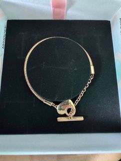 (Category: ) located in . Submitted by deeeanaa (Listing ID 1398036653, Image 1). Description: .