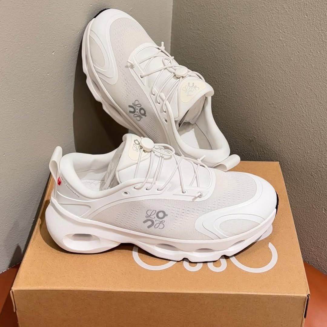 (Pre order) Loewe x Cloudsolo (Category: Sneakers) located in Manila. Submitted by issavee (Listing ID 1398105628, Image 1). Description: Pre order only Available sizes eu36-42 Pre order now habang may available sizes pa Free local sf.