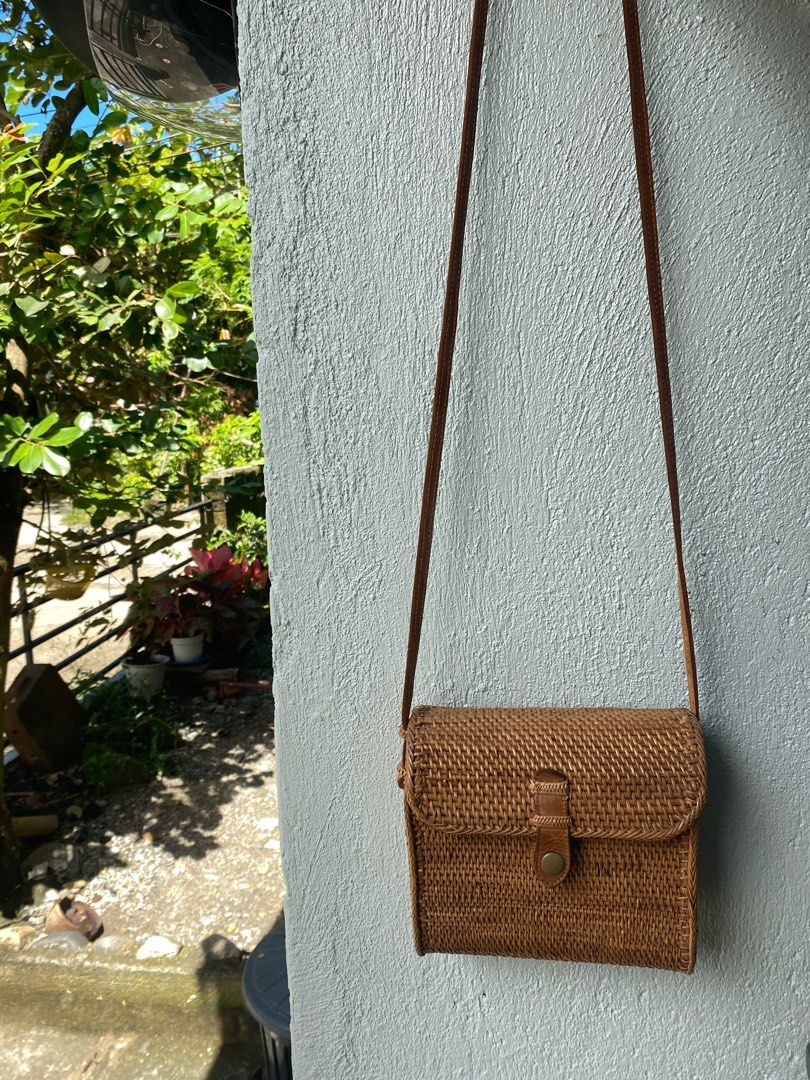 Rattan Crossbody Bag (Category: Purses & Pouches) located in Malay. Submitted by spacetrips (Listing ID 1397995080, Image 1). Description: Next day shipping Add ₱80sf.