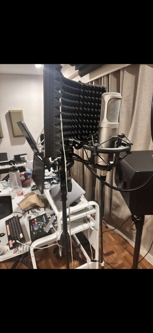 Rode K2 Variable Pattern Condenser Valve Microphone (Category: Microphones) located in Manila. Submitted by jungleefindss (Listing ID 1398076222, Image 2). Description: - Rode K2 tube microphone - Dual-diaphragm capsule - Ideal for studio recording - Comes with a stand and pop filter - Suitable for home studio use.